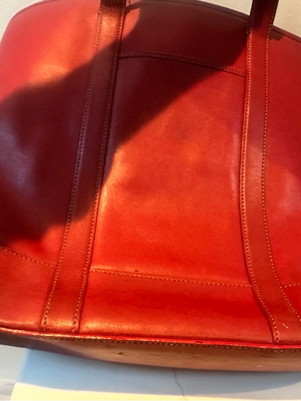 Coach Vintage 2003 Hampton Leatherware with Bullseye logo on creed. Leather Tote - Picture 13 of 14